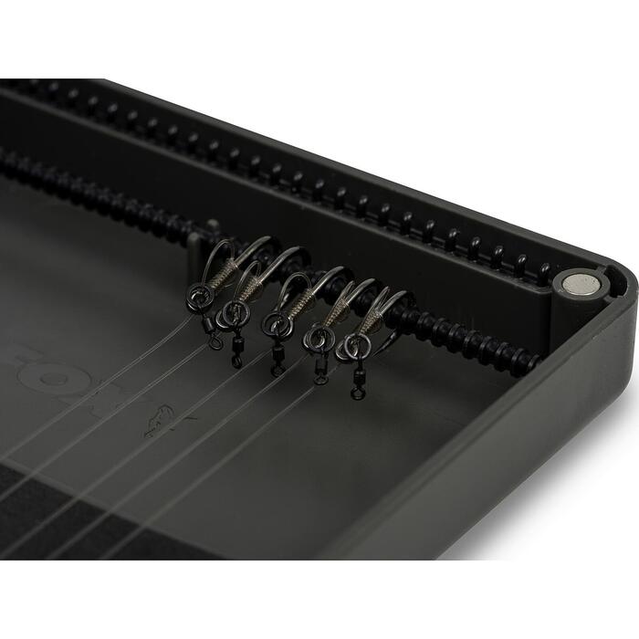 Fox Edges Rig Box Large inc 50 pins