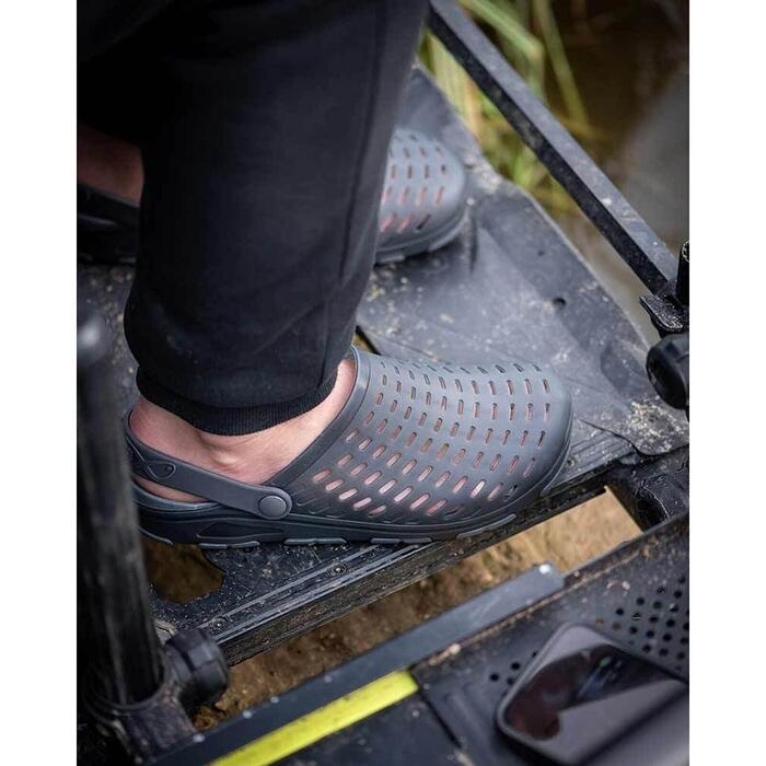 Matrix Clogs 42
