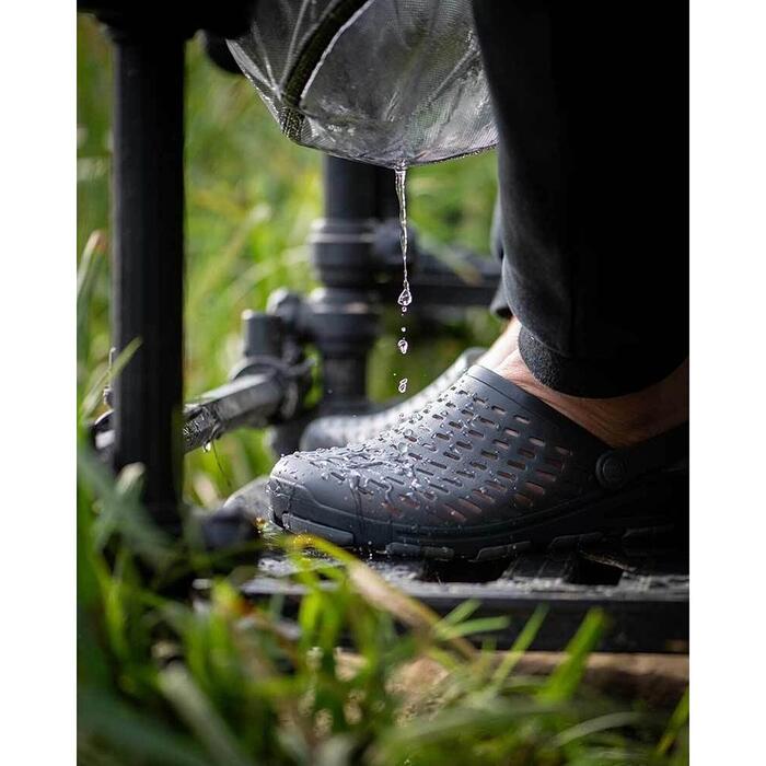 Matrix Clogs 44